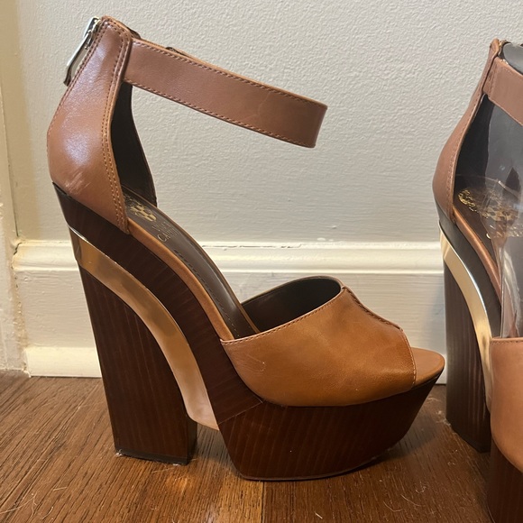 Vince Camuto Bailor platform brown heels with metallic details - Picture 4 of 8
